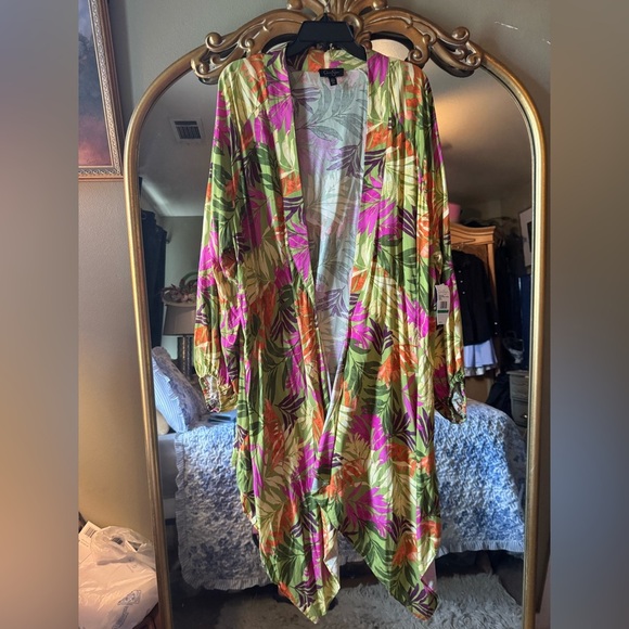 Jessica Simpson Pickled Pepper Kimono with Floral Design - Picture 1 of 6